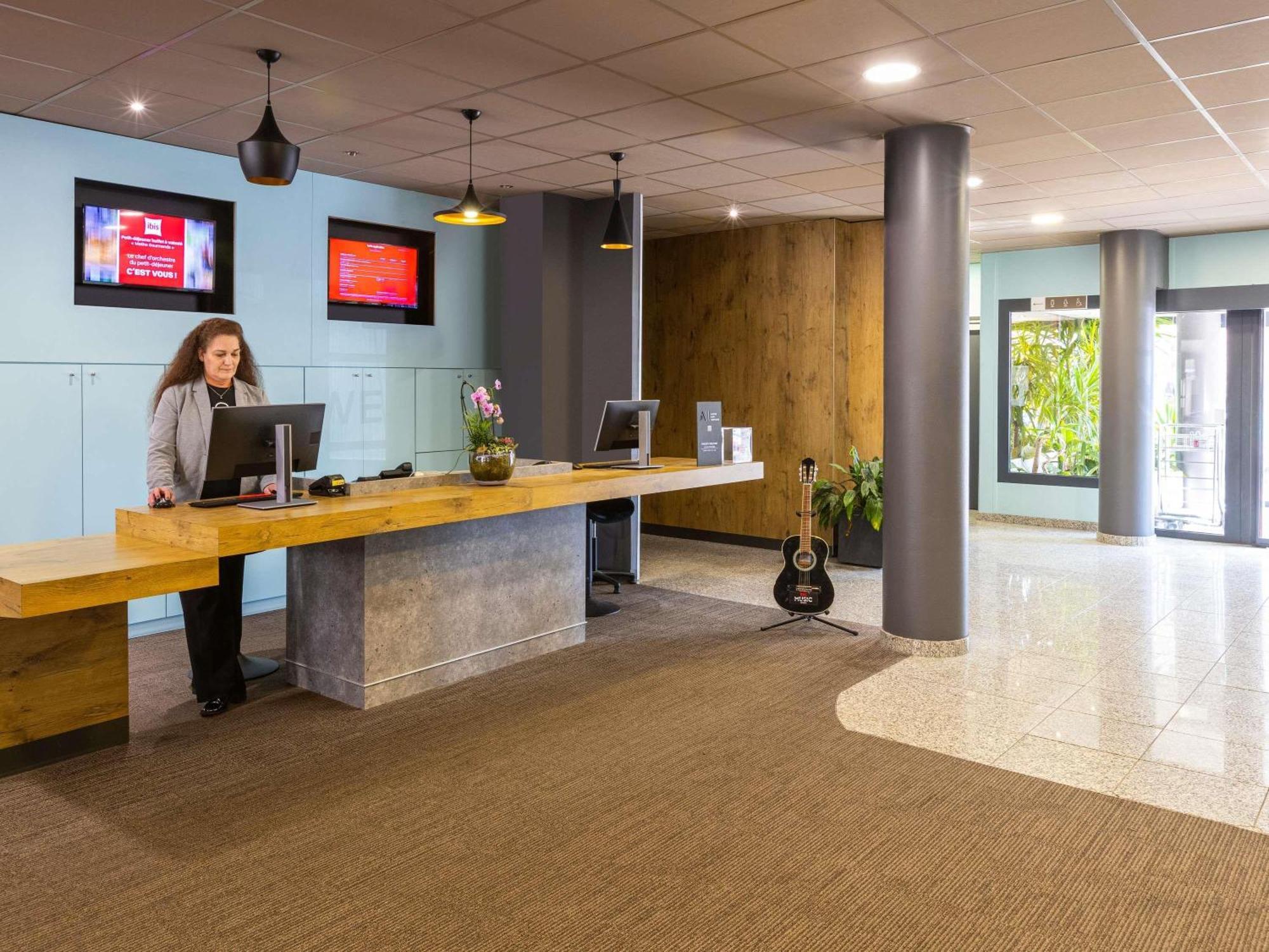 Ibis Epinal Centre Hotell Exteriör bild